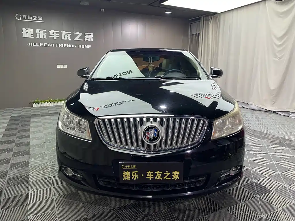Buick LaCrosse — миниатюра 2