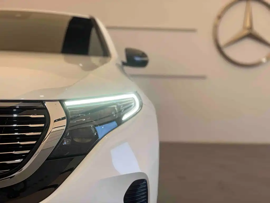 Mercedes-Benz EQC — миниатюра 4