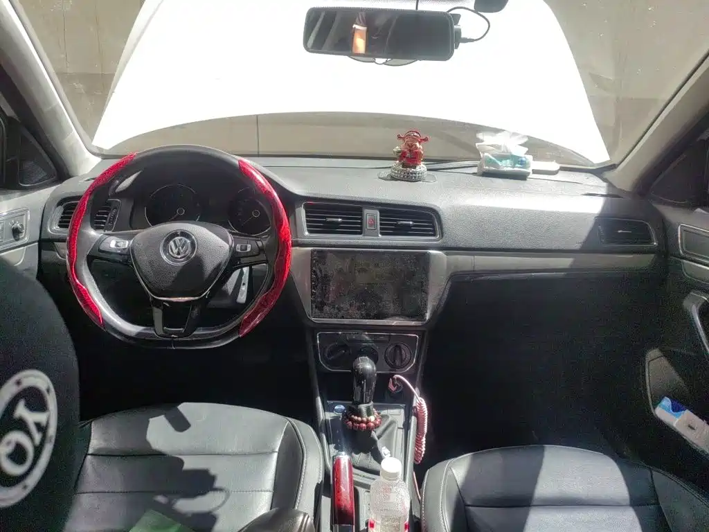 Volkswagen Lavida — миниатюра 5