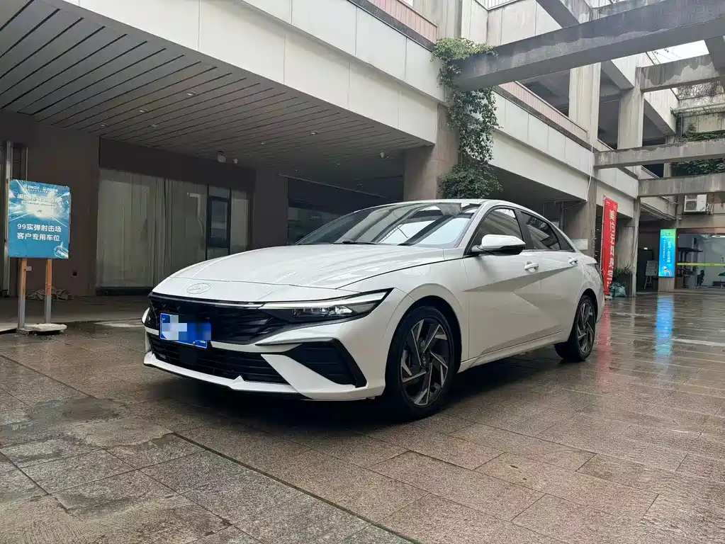 Hyundai Elantra 2023