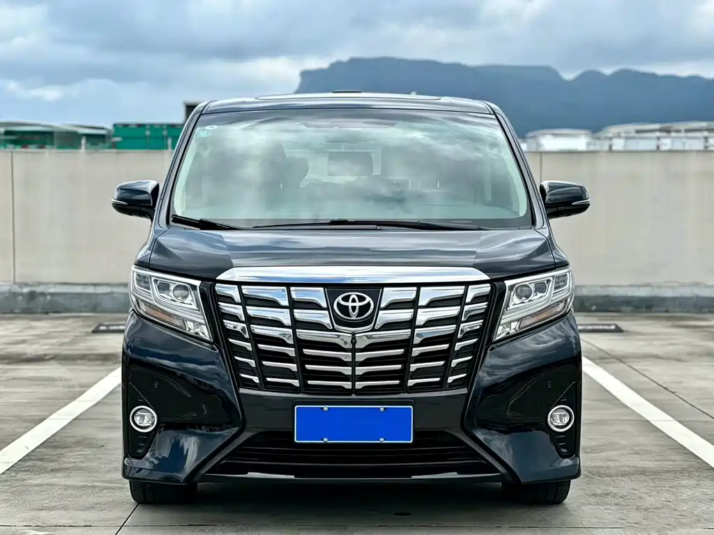 Toyota Alphard — миниатюра 2