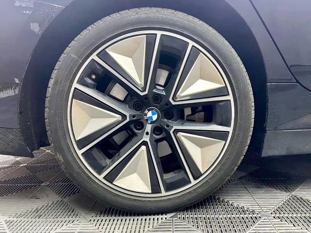 BMW i3 — миниатюра 17
