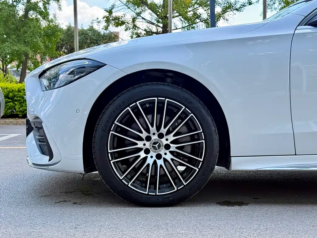 Mercedes-Benz C-Class — миниатюра 13