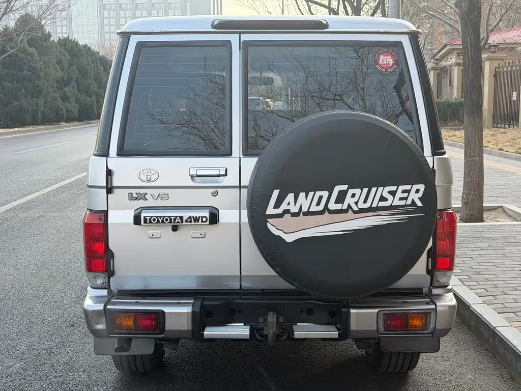 Toyota Land Cruiser LC76 2019 4.0L MT
