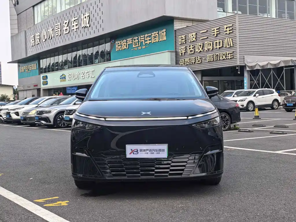XPeng X9 — миниатюра 2