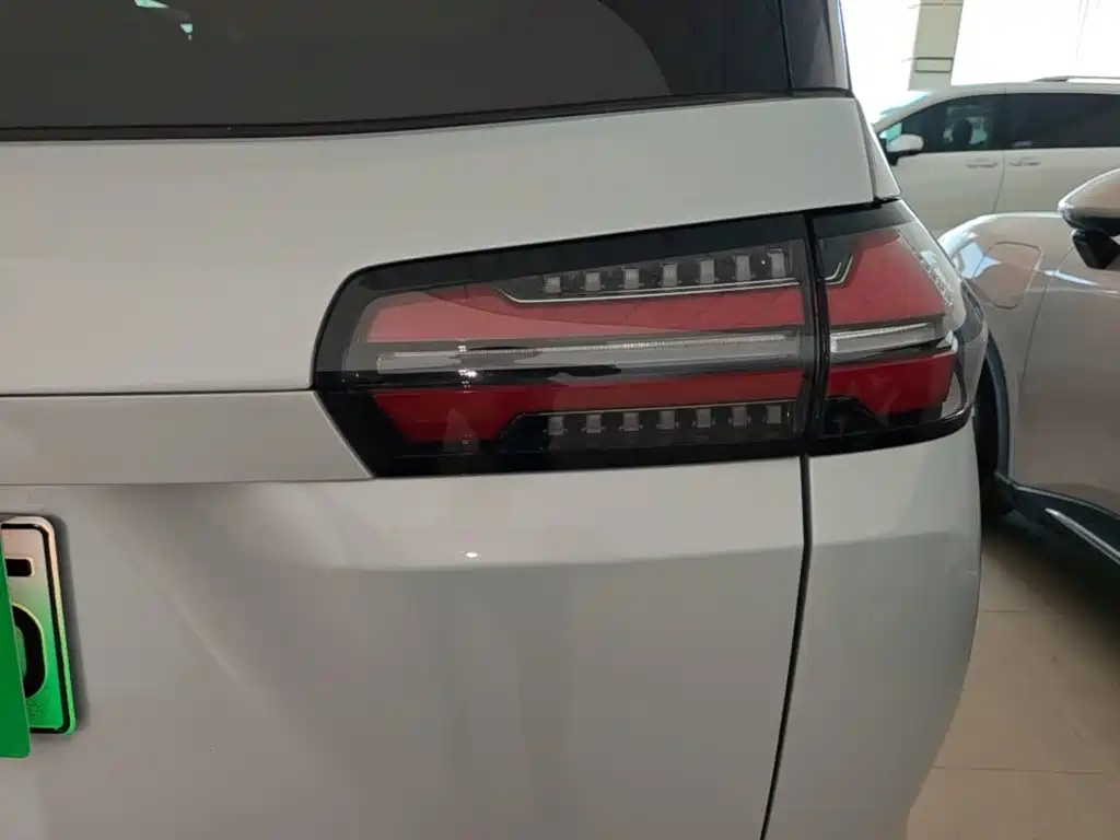 Wuling Xingguang 730 New Energy — миниатюра 8