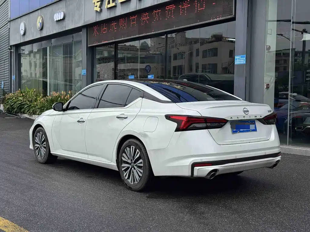 Nissan Teana — миниатюра 6
