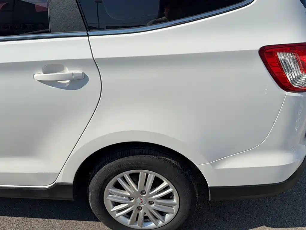 Wuling Hongguang — миниатюра 6