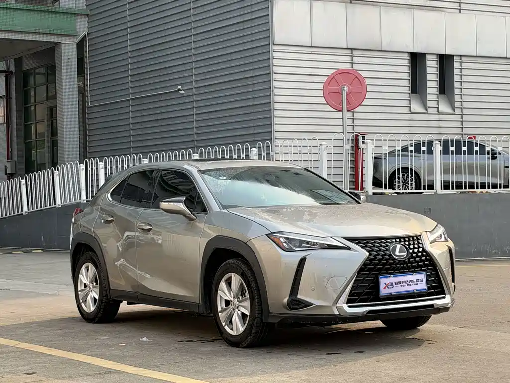 Lexus UX — миниатюра 3