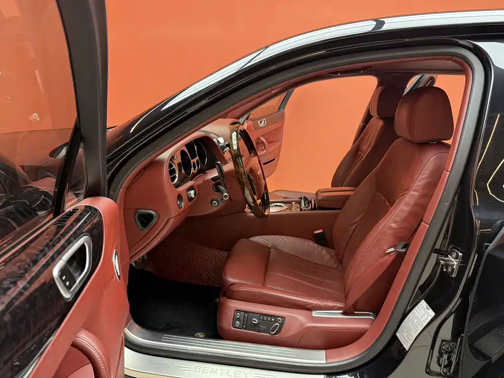 Bentley Flying Spur — миниатюра 4