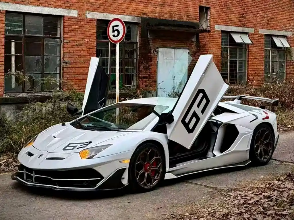 Lamborghini Aventador — миниатюра 4