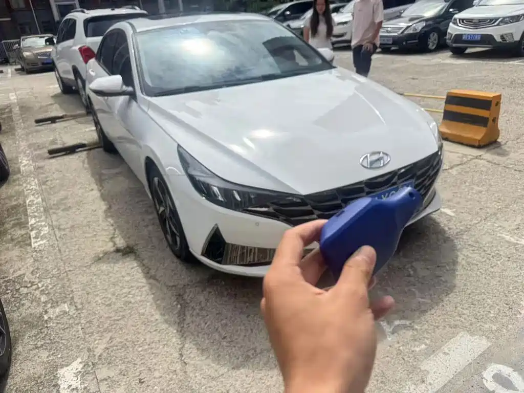 Hyundai Elantra — миниатюра 2
