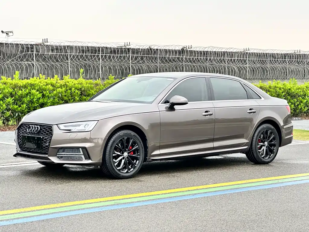 Audi A4L 2019