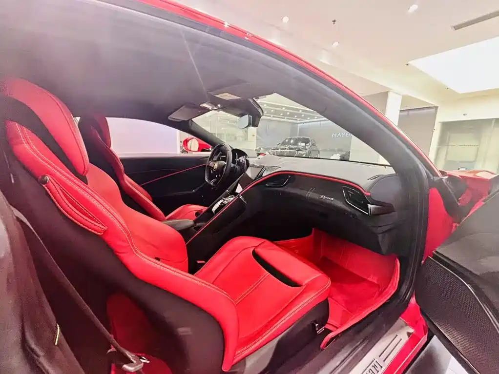 Ferrari Roma — миниатюра 6