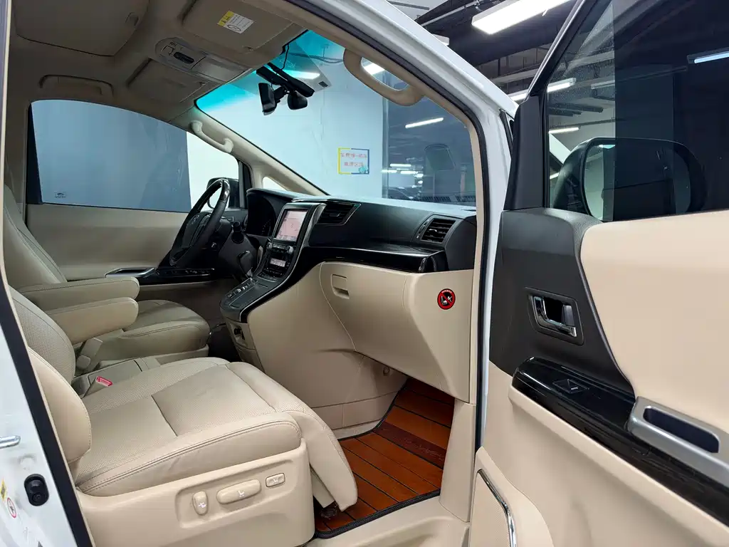 Toyota Alphard — фотографии объявления, Фото 12