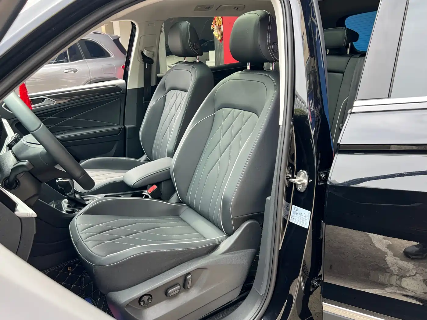 Volkswagen Tiguan L id 4654489 из Китая 16