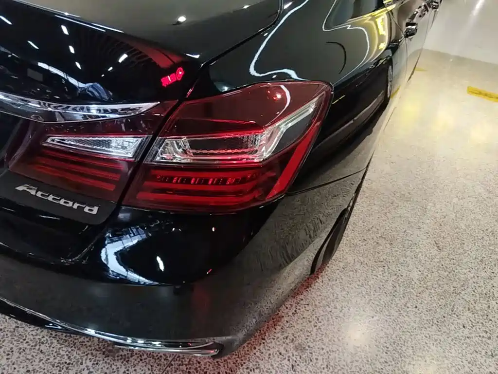 Honda Accord — миниатюра 8