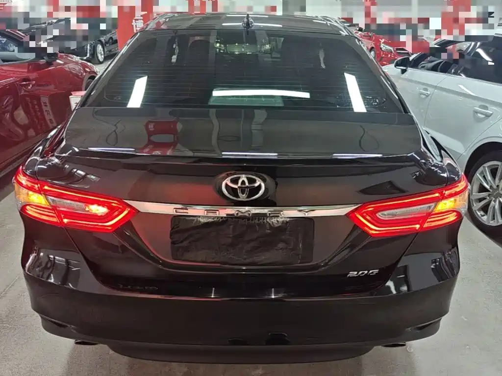 Toyota Camry — миниатюра 6