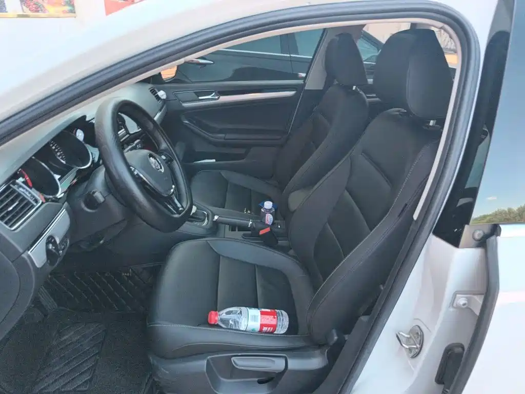 Volkswagen Sagitar — миниатюра 16