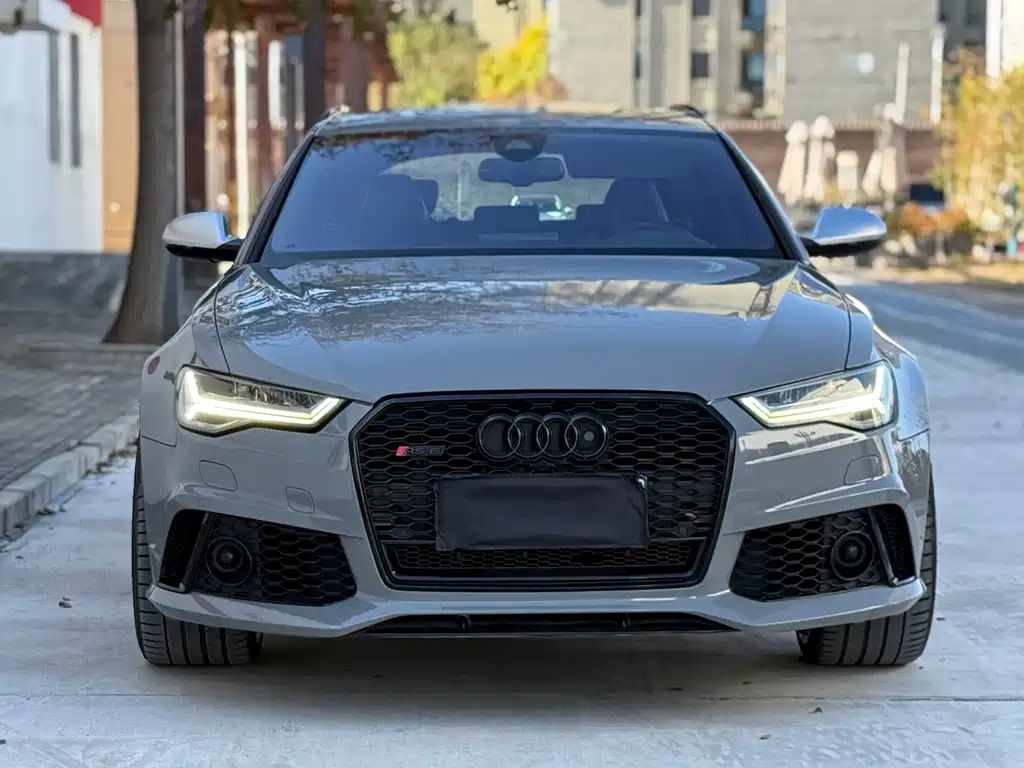 AUDI RS 6