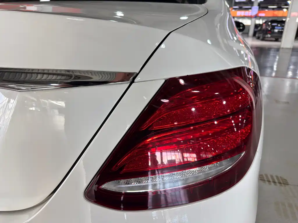 Mercedes-Benz E-Class — миниатюра 21