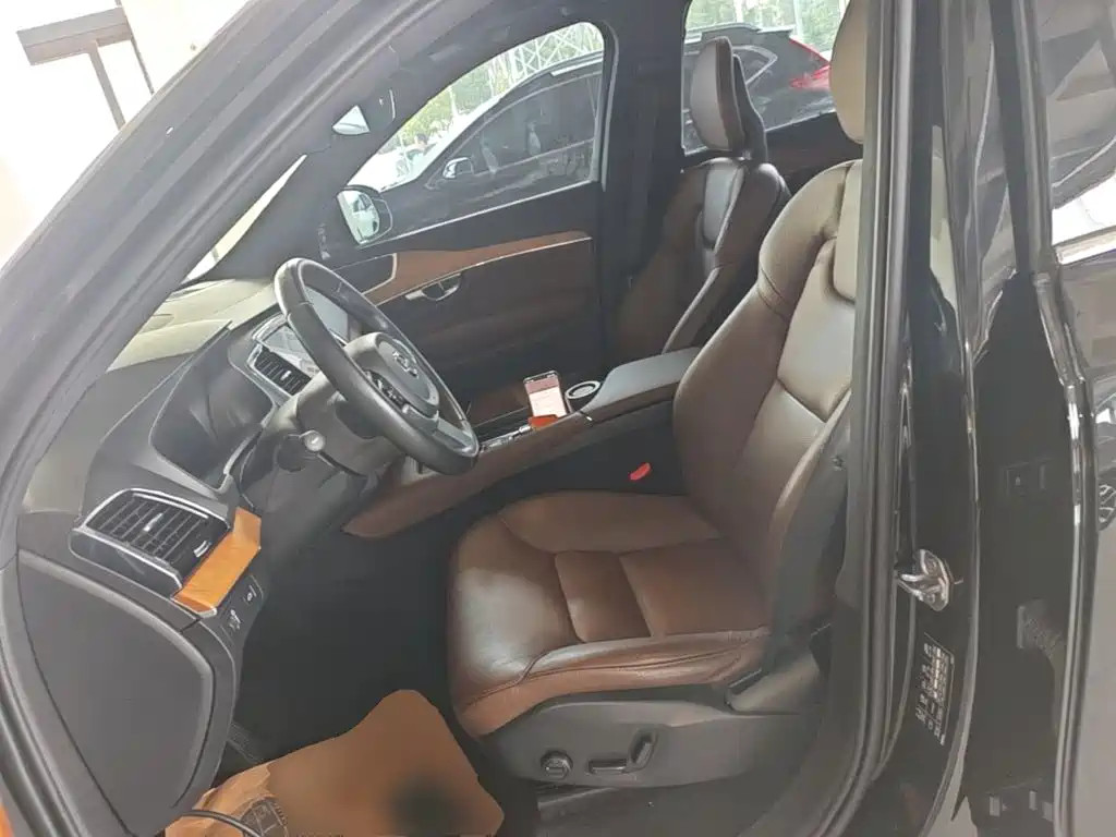 Volvo XC90 — миниатюра 15