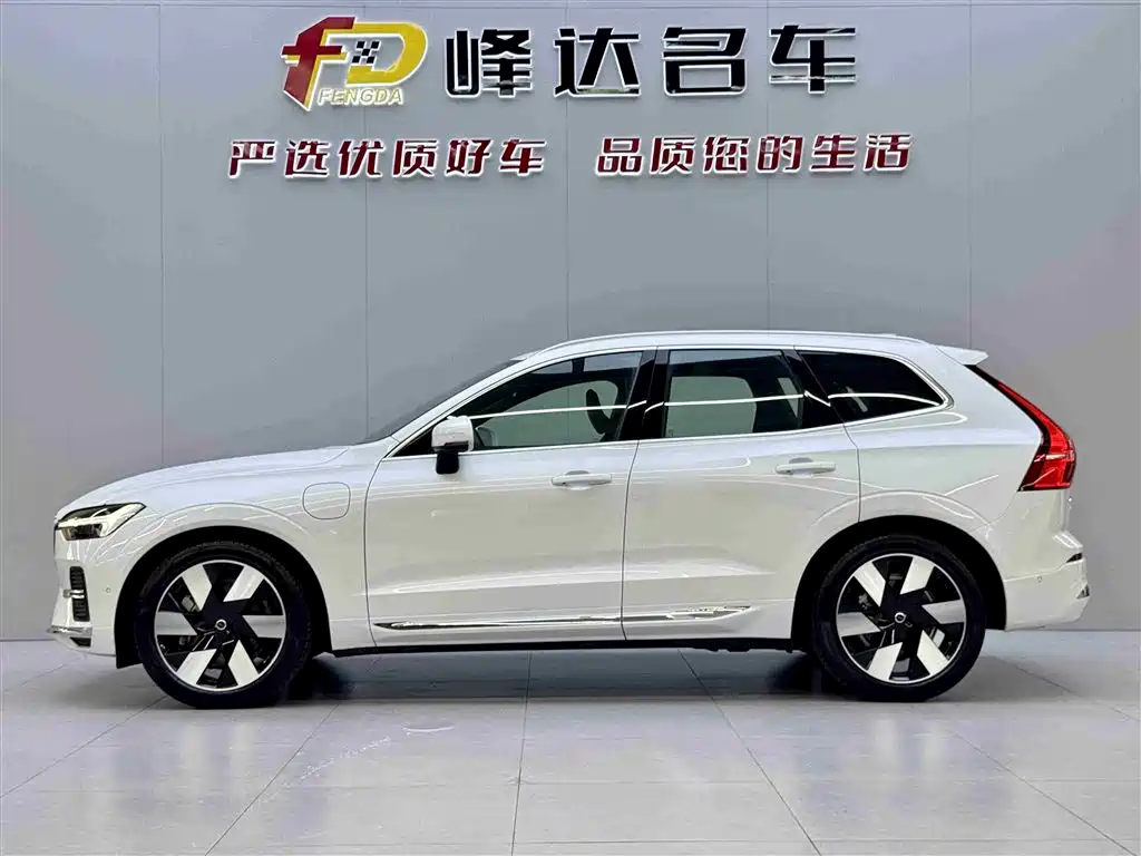 VOLVO XC60 PLUG IN HYBRID
