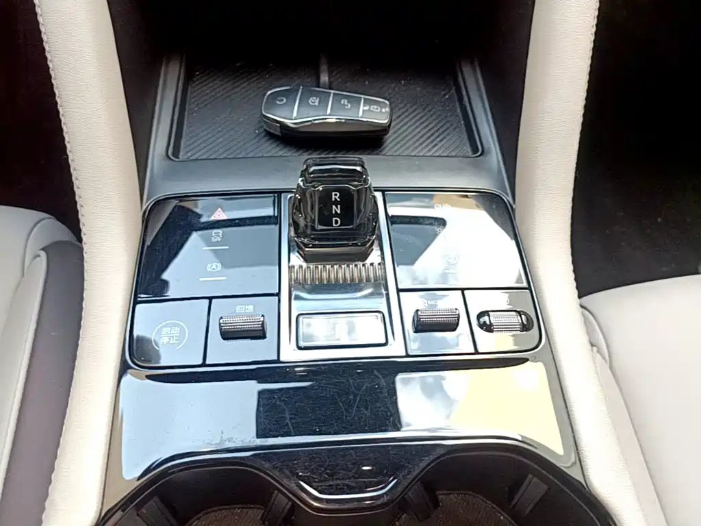 BYD PLUS New Energy — миниатюра 14