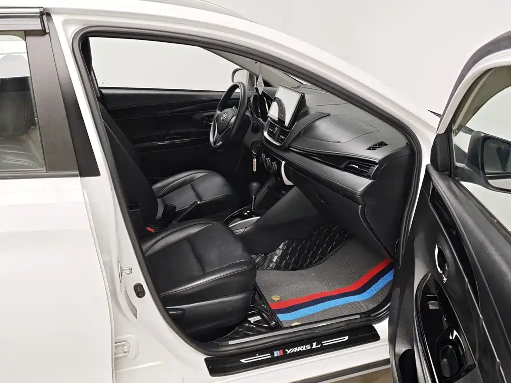 Toyota Yaris L — миниатюра 12