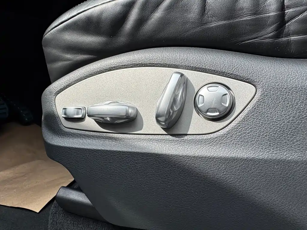 Porsche Cayenne — миниатюра 9