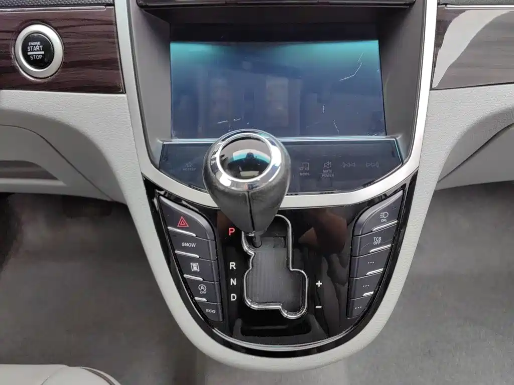 Luxgen Big 7 MPV — миниатюра 13