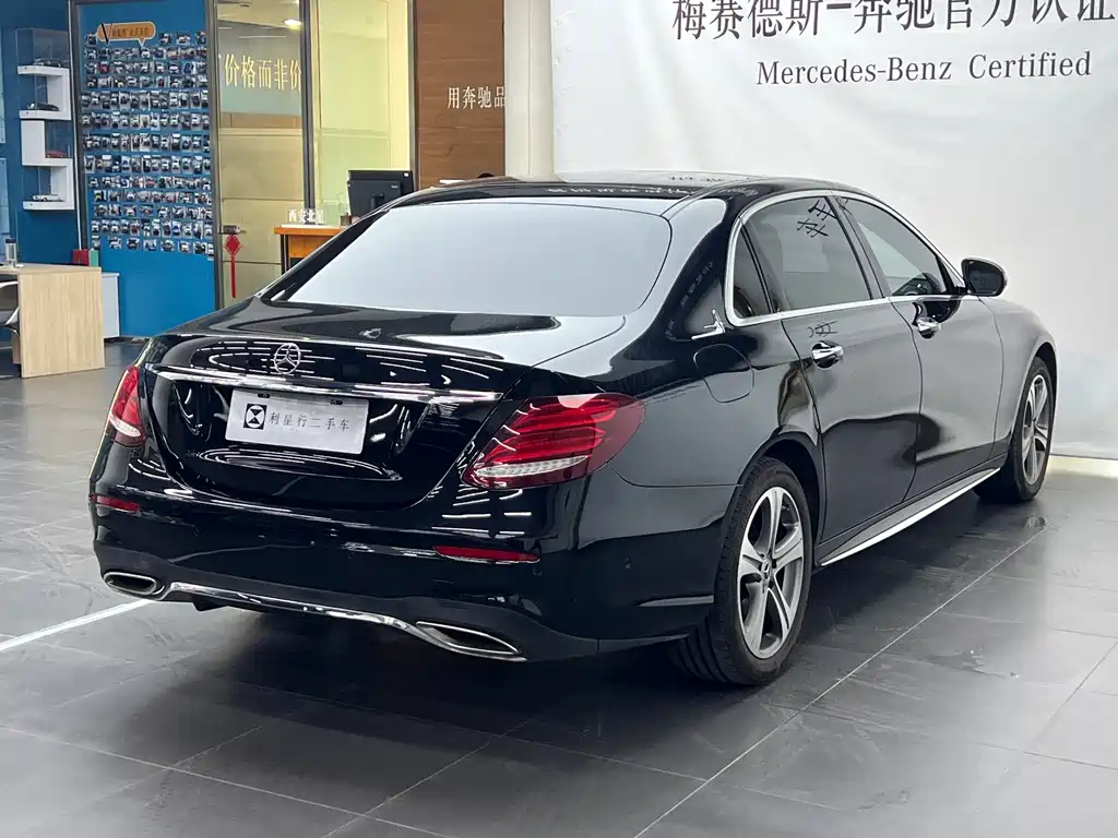 Mercedes-Benz E-Class — миниатюра 7