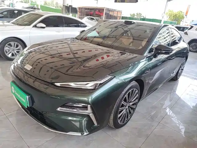 2025 Geely Galaxy Xingyao 8