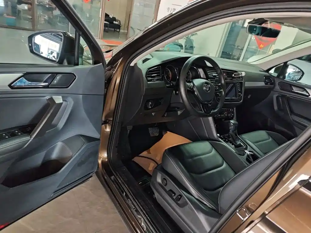 Volkswagen Tiguan L — миниатюра 16