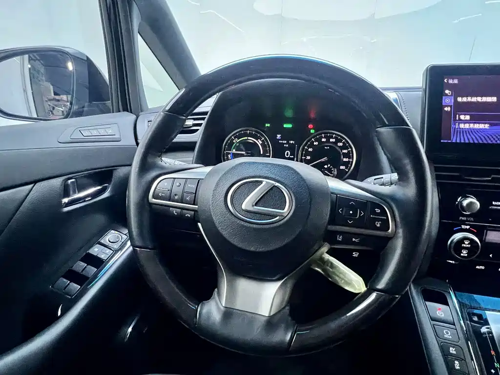 Lexus LM — миниатюра 35