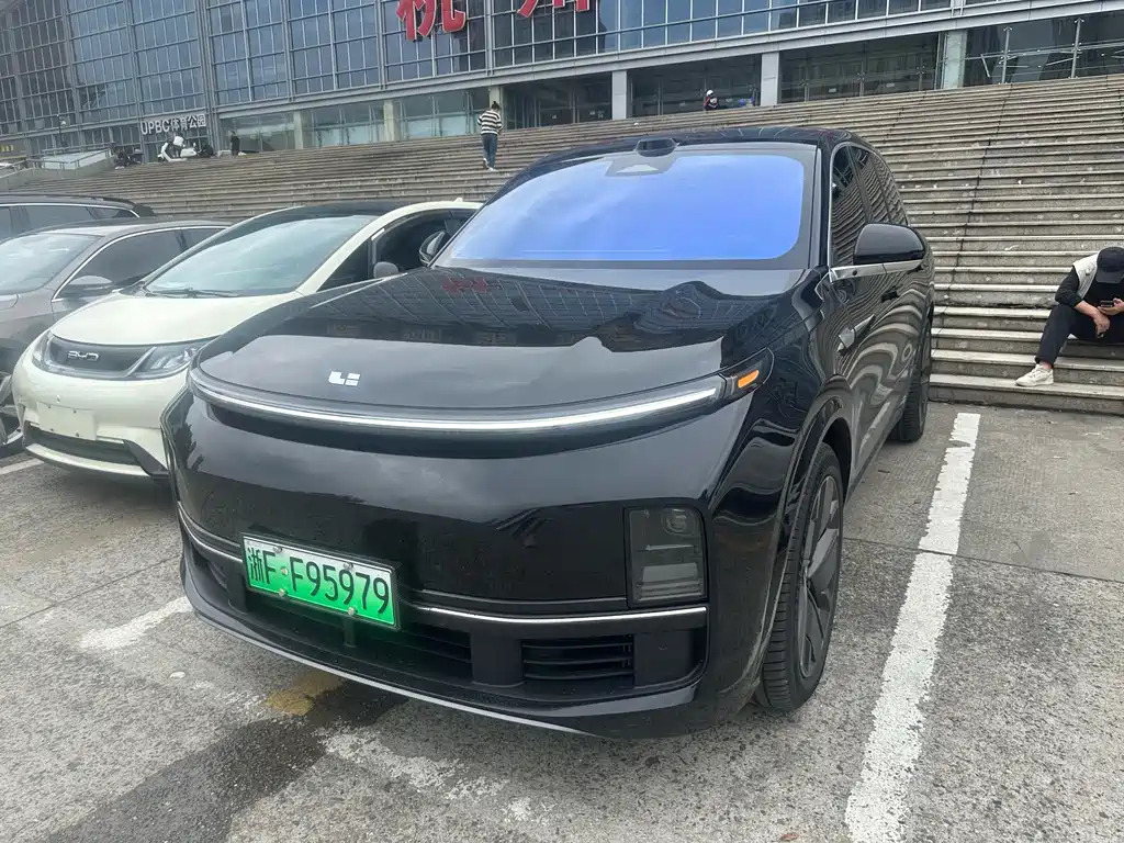 Li Auto Li L8 2025
