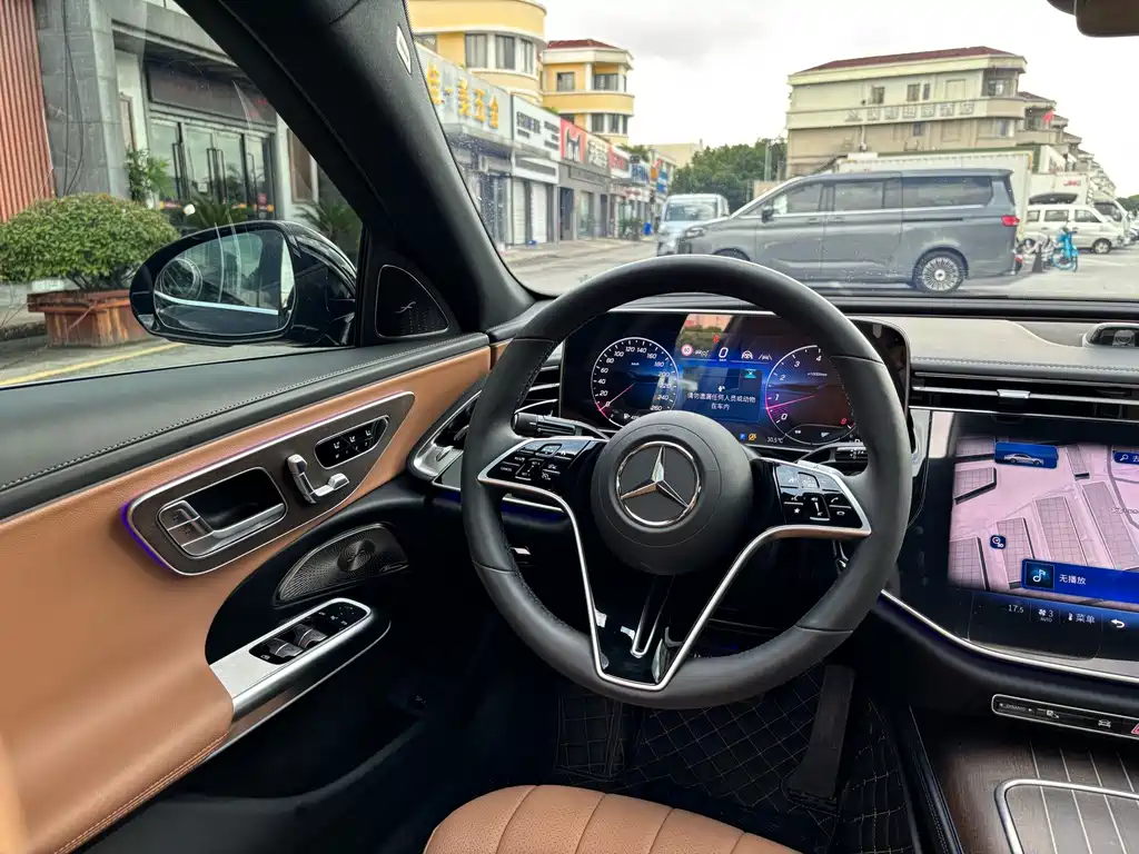 Mercedes-Benz E-Class — миниатюра 15