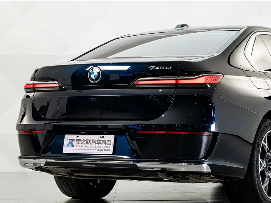BMW 7 Series — миниатюра 7