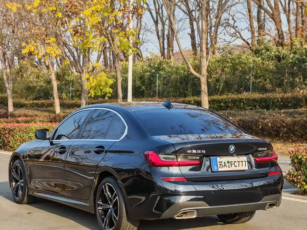 BMW 3 Series - фото 12