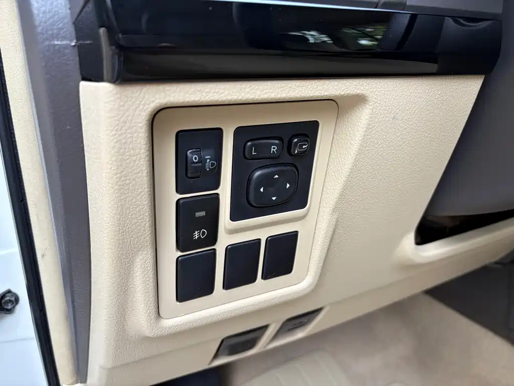 Toyota Prado (Import) — миниатюра 7