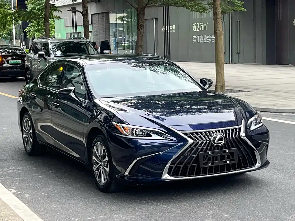 Lexus ES 2023 200