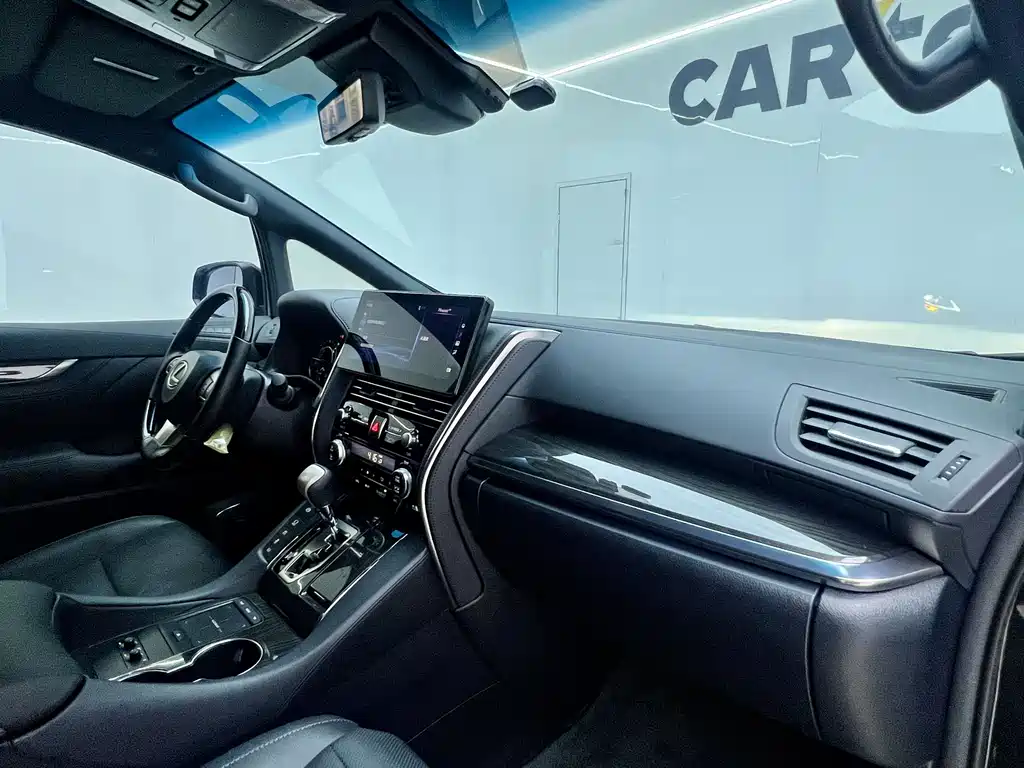 Lexus LM — миниатюра 38