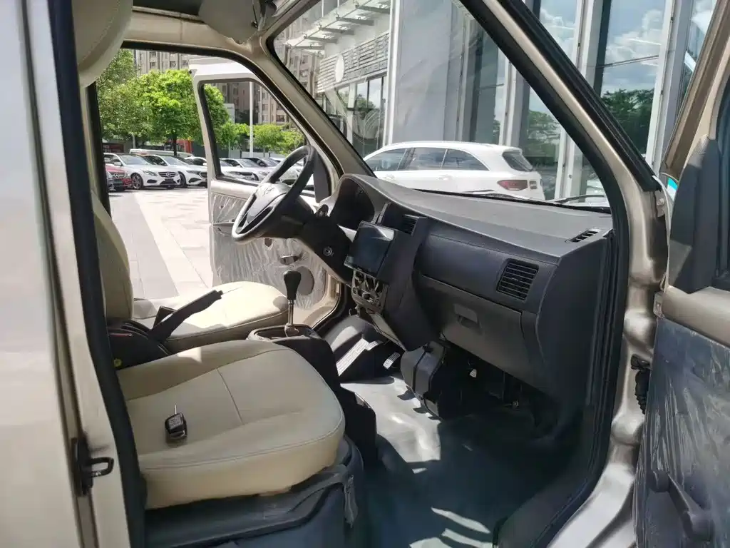 Wuling Rongguang — миниатюра 8