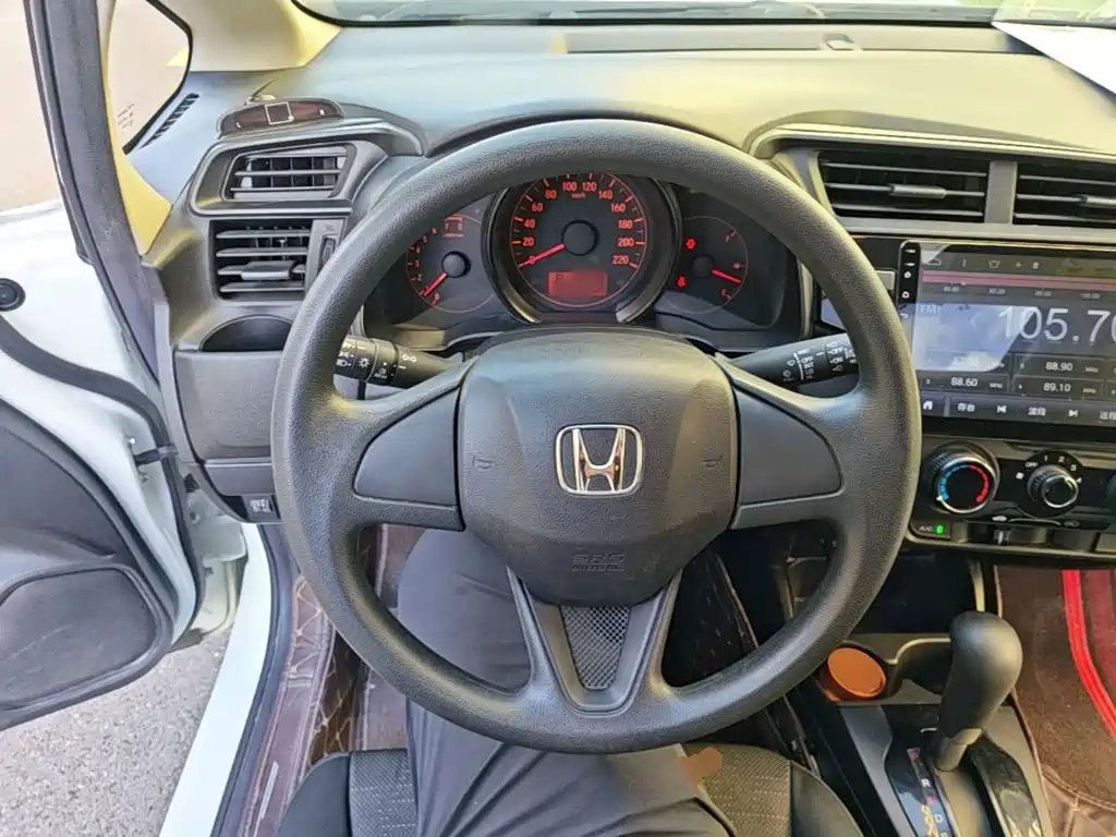 Honda Fit — миниатюра 11
