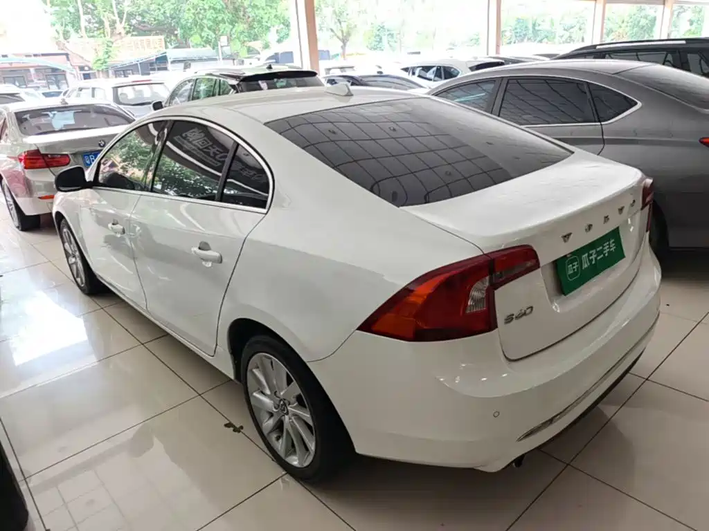 Volvo S60 — миниатюра 5