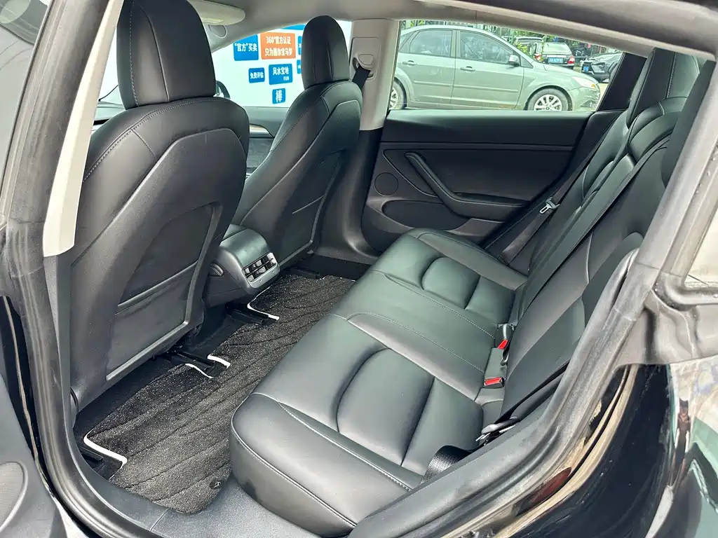 Tesla Model 3 — миниатюра 9
