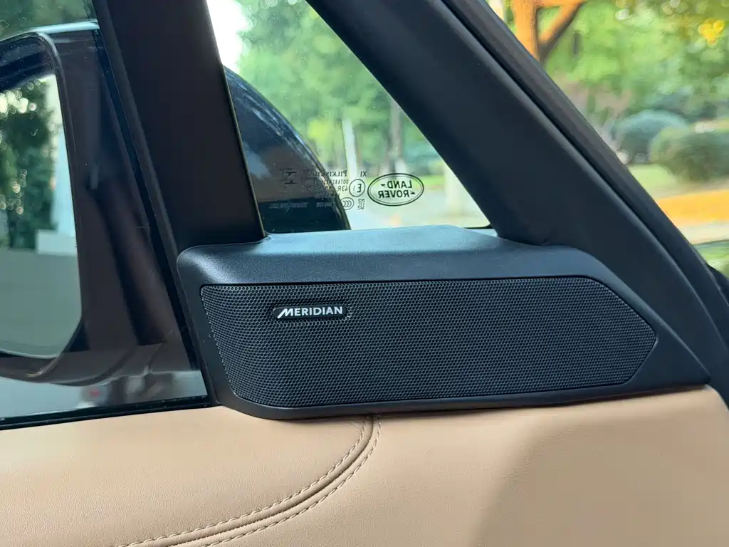 Land Rover Range Rover — миниатюра 14