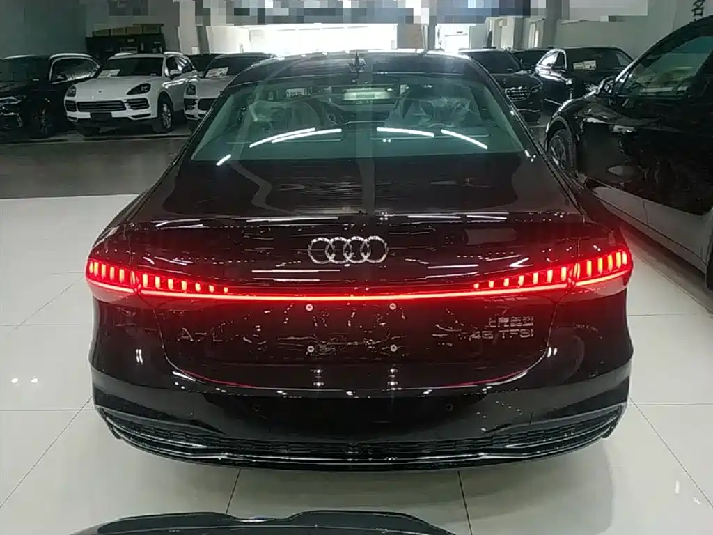 Audi A7L 2025 45 TFSI Luxury
