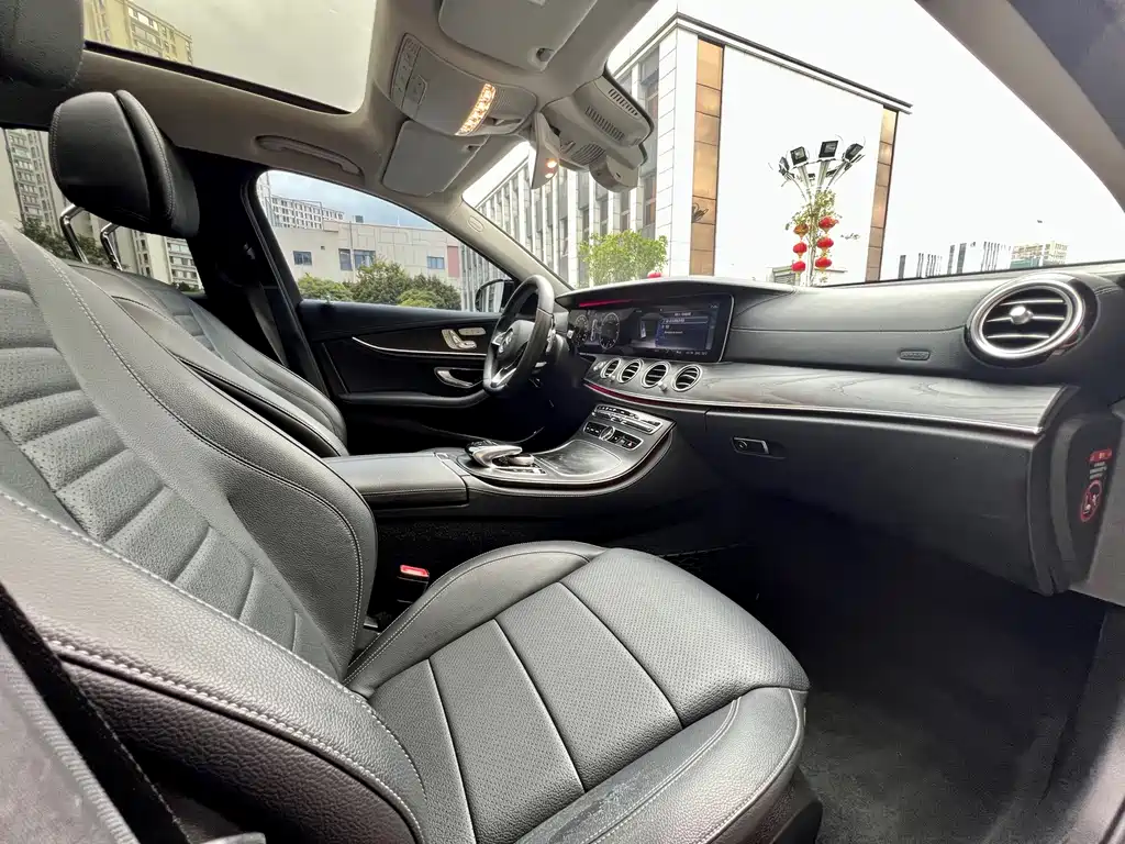 Mercedes-Benz E-Class — миниатюра 27
