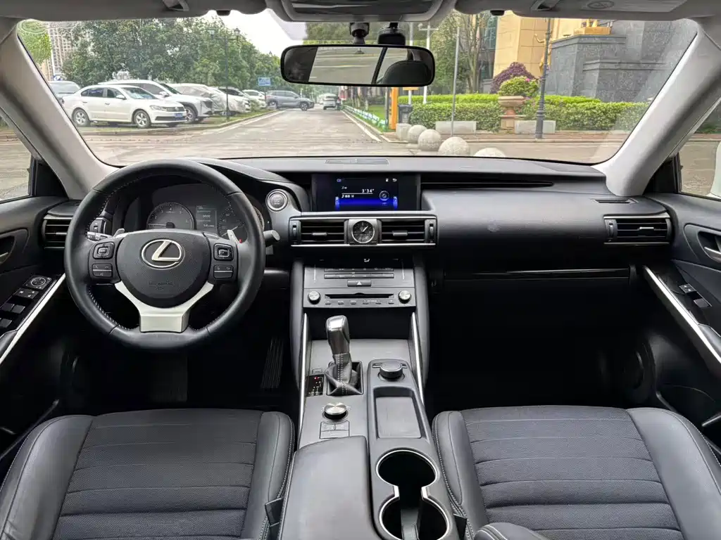 Lexus IS — миниатюра 9